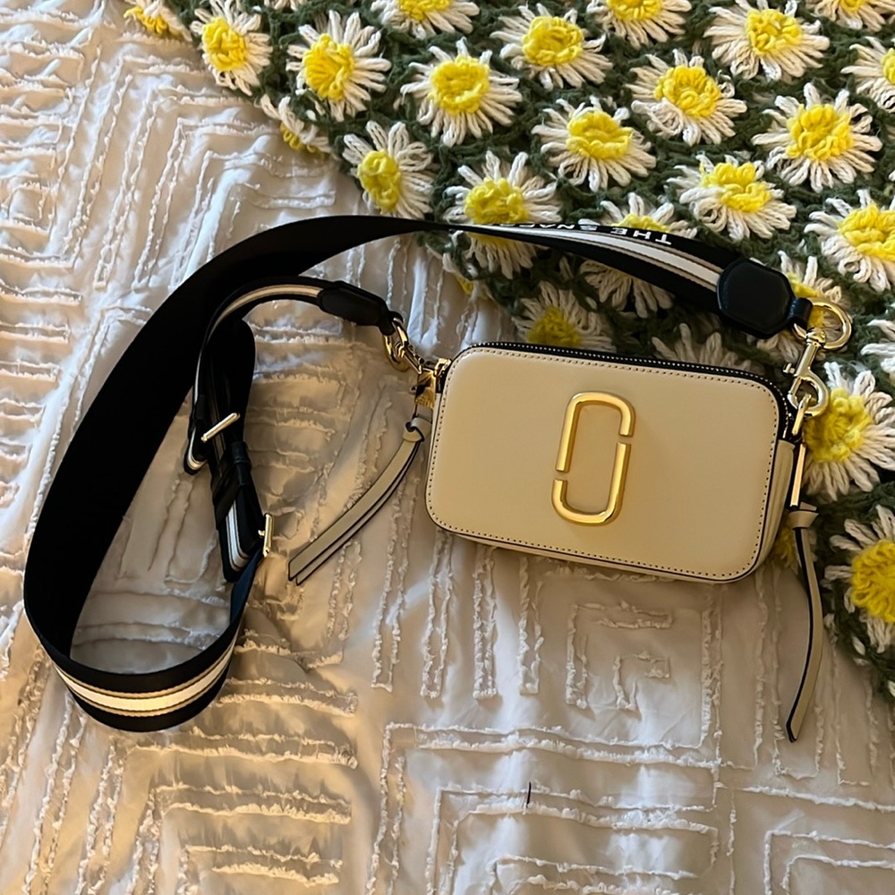 Marc Jacobs Snapshot Camera Bag Cloud 
White Multi Adj Strap Gold HWare REPLICA
